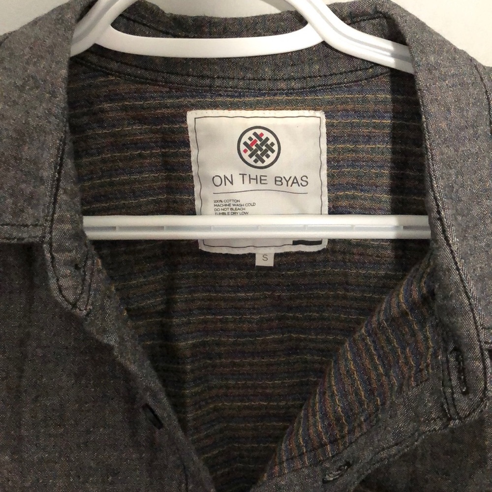 Button down shirt - Picture 3 of 4